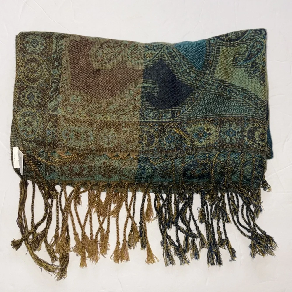 Elegant Multicolor Paisley Shawl